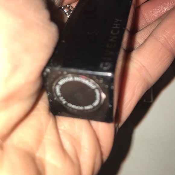 Lipsticks, Lippies and MORE ⭐️ 💄 - Picture 3 of 5